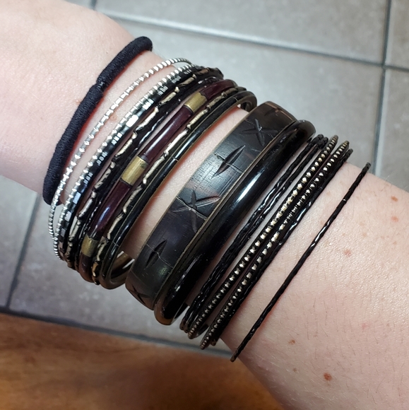 Bangle bracelet stack. - Picture 2 of 2